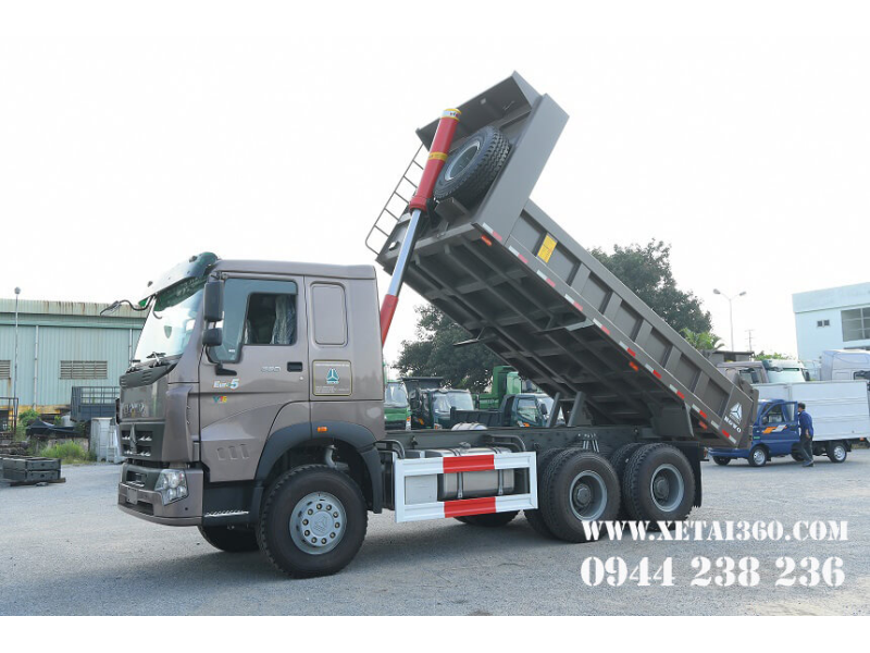 Xe tải ben howo 3 chân V7G thùng vuông